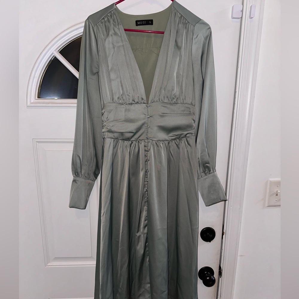 Sage meets Silk Tea Dress MOFT
